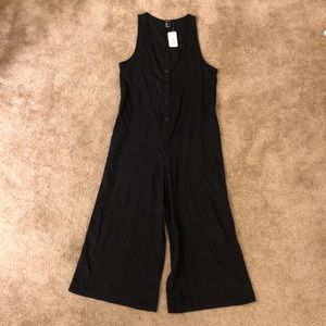 🎉FLASH SALE! PRICE FIRM!🎉 Black Jumpsuit